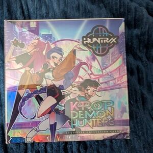 K-Pop Demon Hunters Trading Cards - Holographic Purple